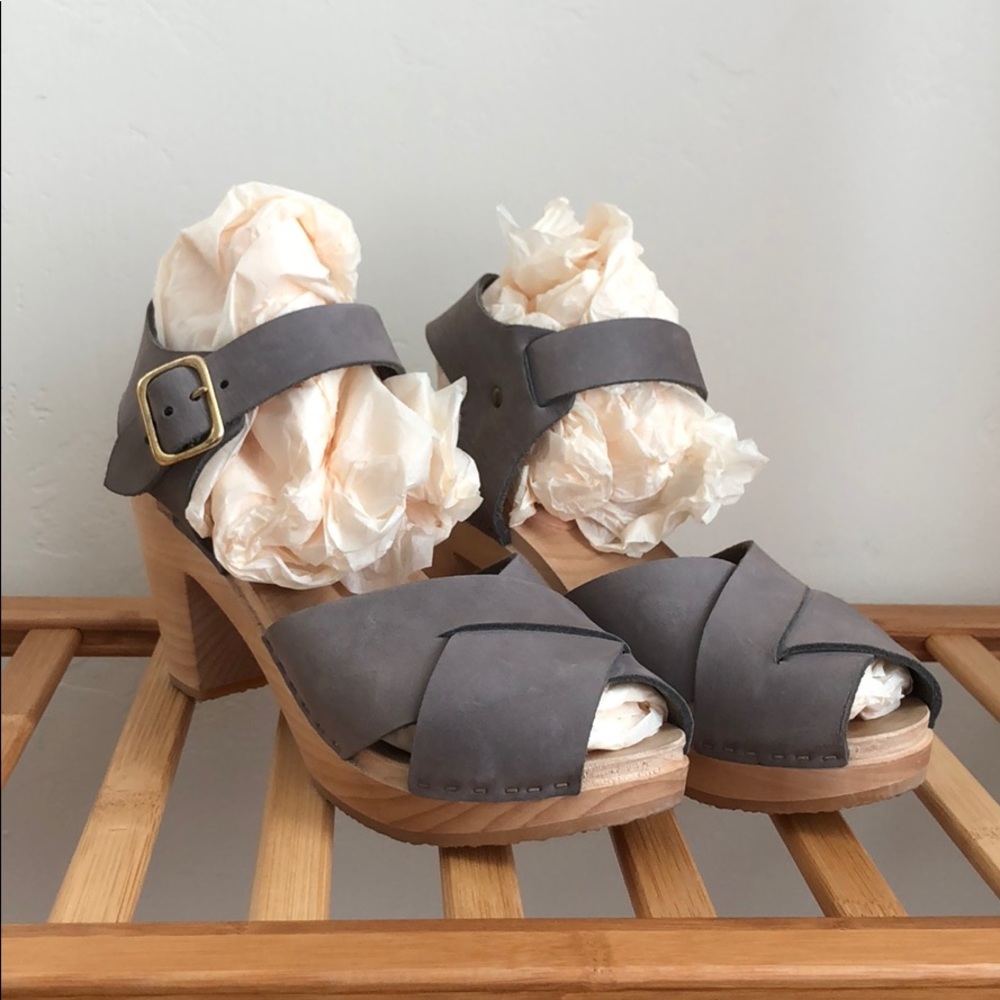Bryr Clogs Emma Crossover Sandal Pacific Grey